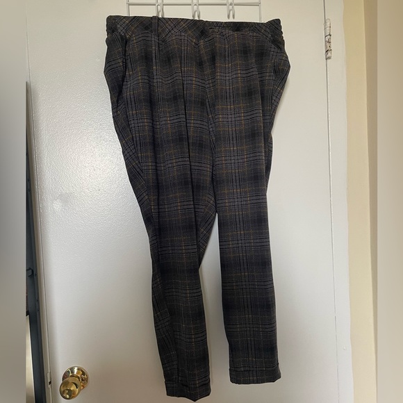 Torrid Plaid Pants With Pockets - Picture 1 of 4